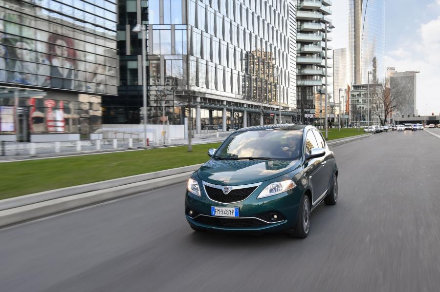  Lancia Ypsilon Platinum (846) 2018 года  (фото 4 из 19)